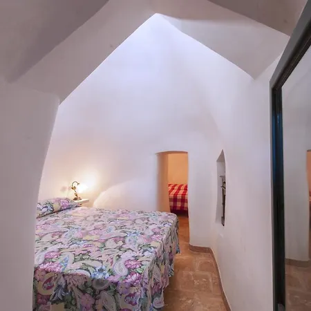 Trulli Al Mare * Марина-ди-Манкаверса